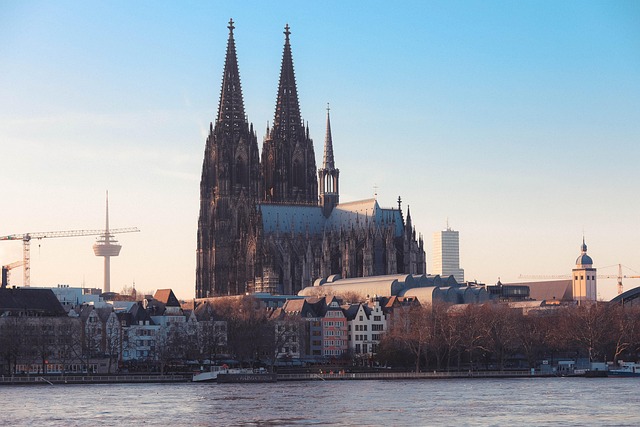 Erleben Sie ein aufregendes Escort Date beim Christopher Street Day Köln (5.–7. September 2025) – bunte Parade, Partystimmung und exklusive Begleitung.