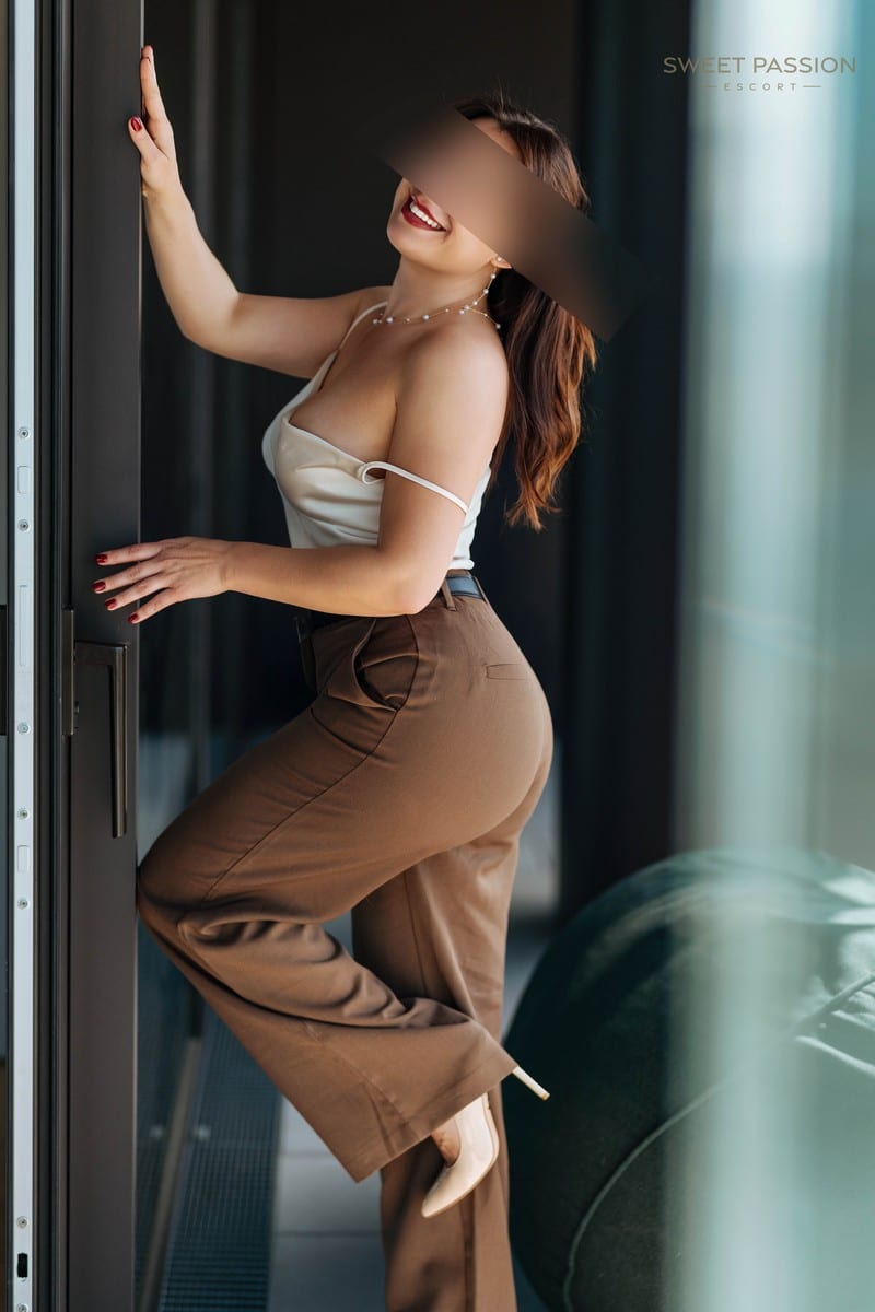 Arabella – vollbusiges escort koeln 9